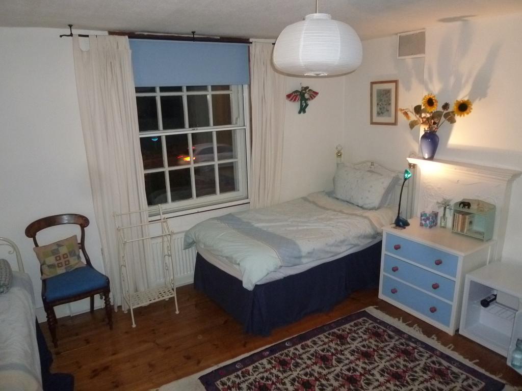 Manor Cottage Bed And Breakfast Виндзор Экстерьер фото