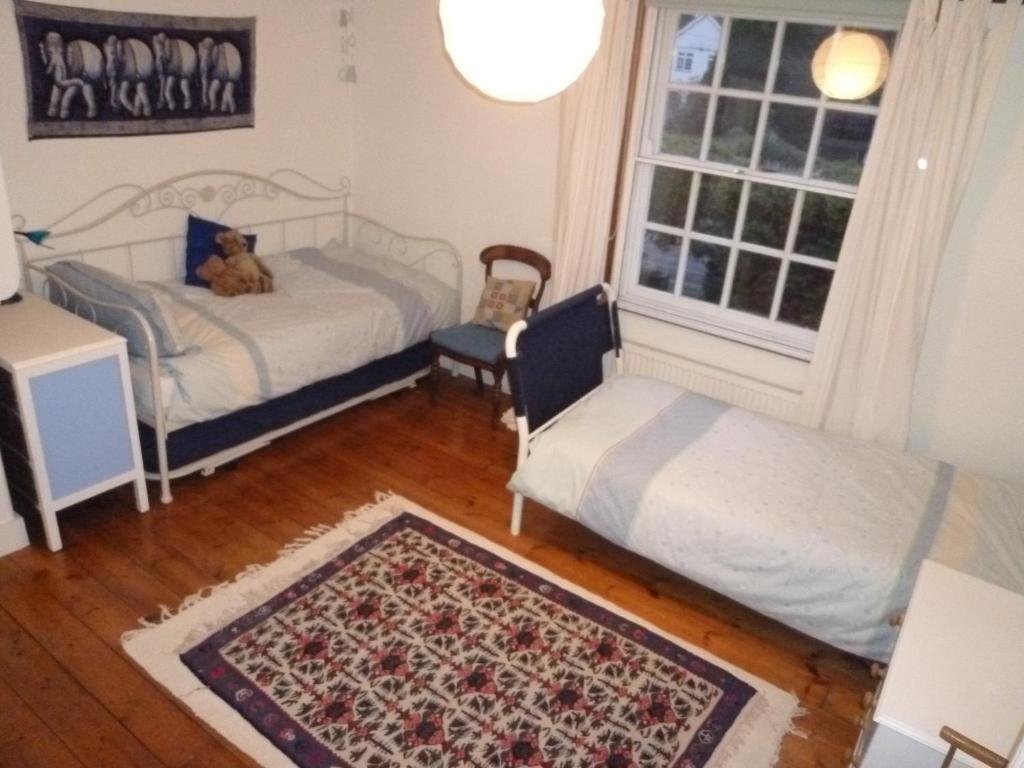 Manor Cottage Bed And Breakfast Виндзор Экстерьер фото